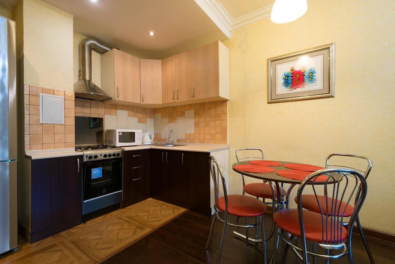 Nadezhda Apartments In Touristic Area, On The Dostyk Avenue 89 Almaty Bagian luar foto