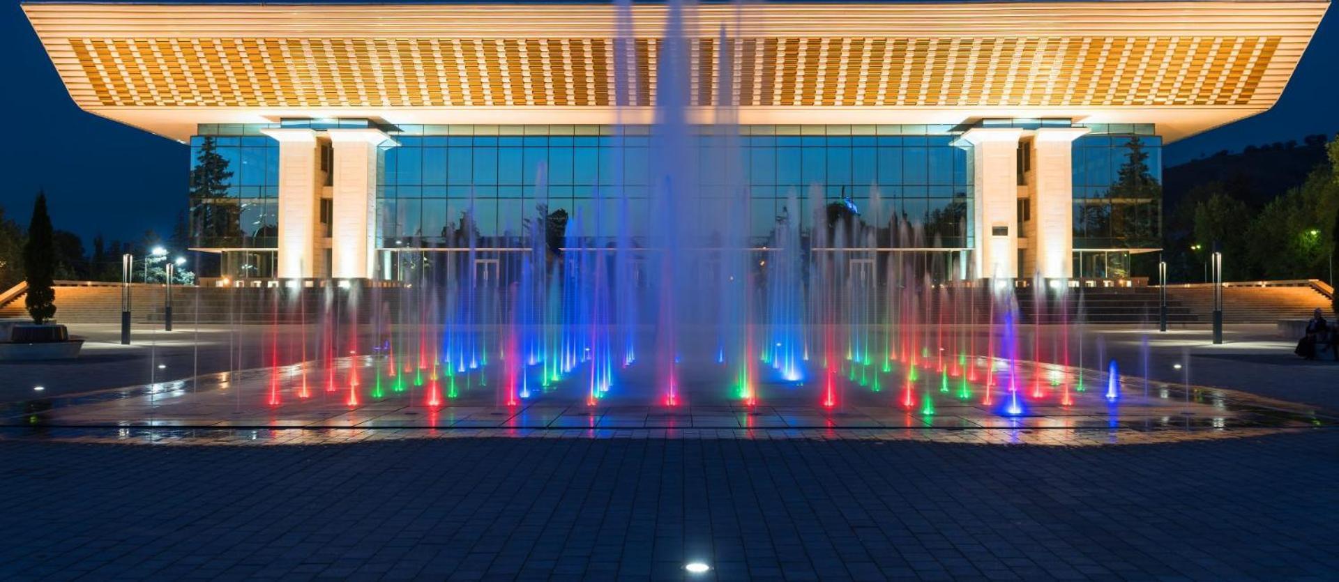 Nadezhda Apartments In Touristic Area, On The Dostyk Avenue 89 Almaty Bagian luar foto